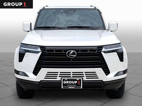 Used 2025 Lexus GX 550 w/ Accessory Package (2T) AWD/4WD image 4