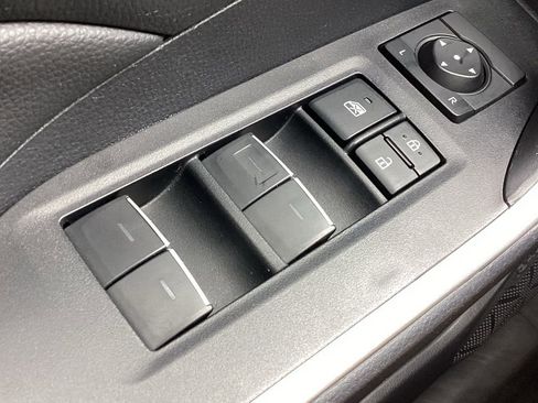 Used 2025 Toyota RAV4 XLE image 21