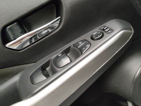 Used 2020 Nissan Kicks SV FWD image 27
