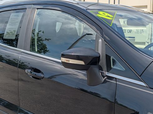 Used 2019 Ford EcoSport Titanium FWD image 10
