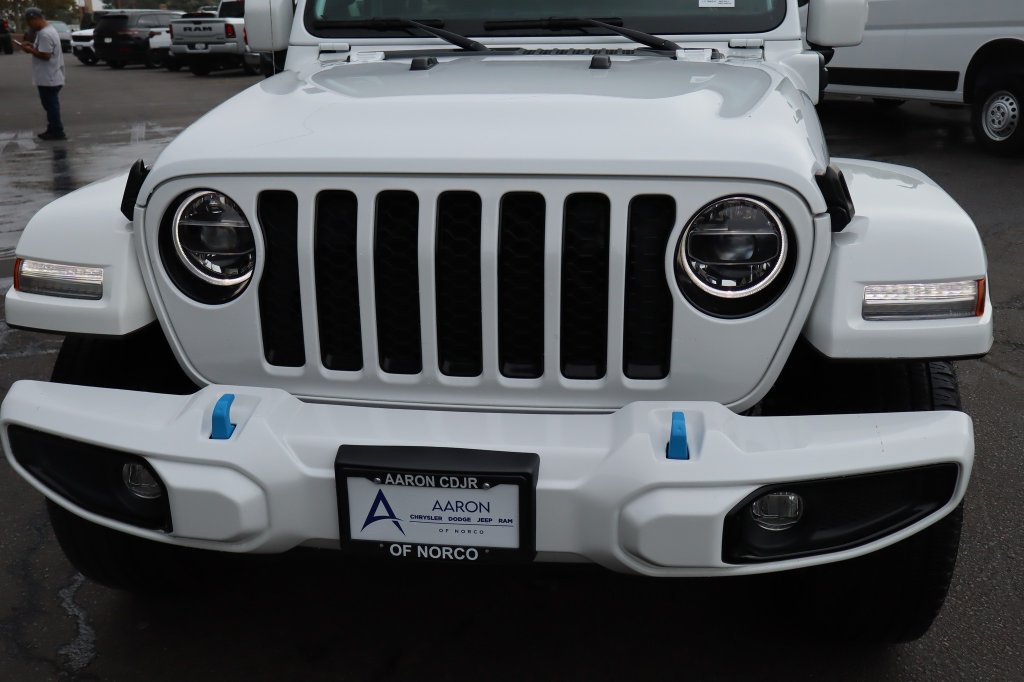 Used 2022 Jeep Wrangler Unlimited Sahara AWD/4WD image 9