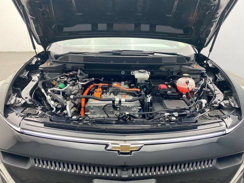 Used 2025 Chevrolet Equinox EV LT FWD image 11