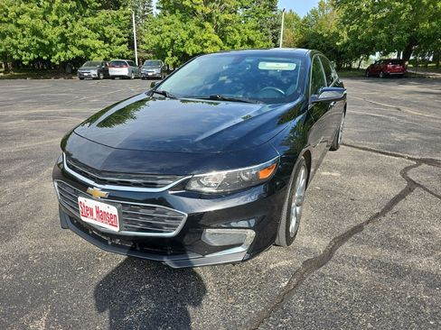 Used 2017 Chevrolet Malibu Premier w/ Premier Sun and Wheel Package FWD image 2