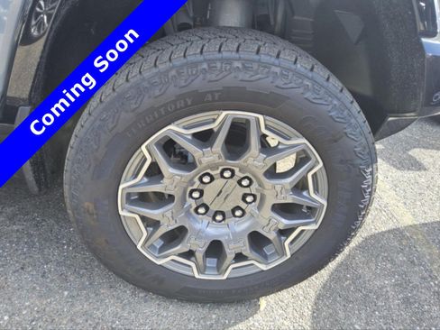 Used 2026 GMC Hummer EV SUV image 7