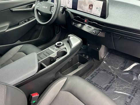 Used 2024 Kia EV6 Light image 17