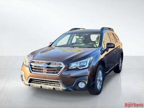 Used 2019 Subaru Outback 2.5i Premium AWD/4WD image 2