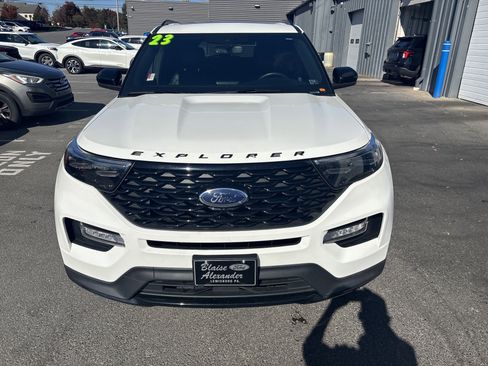 Used 2023 Ford Explorer ST-Line w/ Class IV Trailer Tow Package image 9