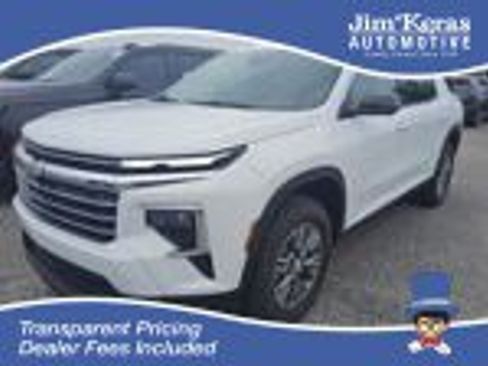 Used 2026 Chevrolet Traverse LT w/ Driver Confidence Package FWD image 1