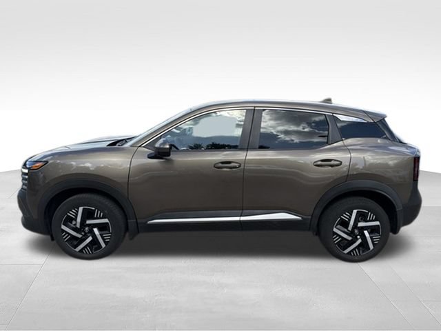 Used 2025 Nissan Kicks SV FWD image 2