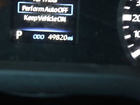 Used 2022 Toyota Tundra SR5 w/ SR5 Convenience Package image 11