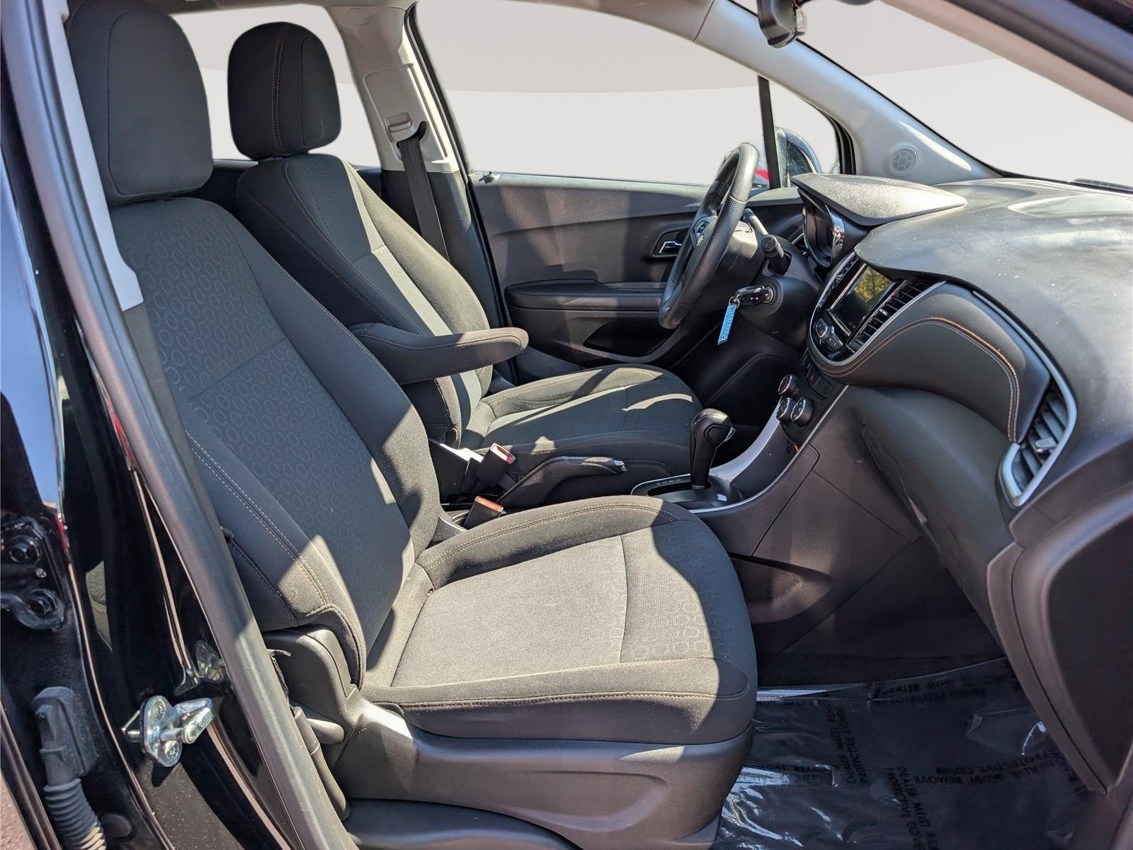Used 2021 Chevrolet Trax LS w/ Tint and Cruise Package FWD image 11