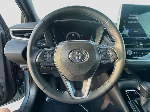 Used 2025 Toyota Corolla SE w/ SE Premium Package FWD image 10