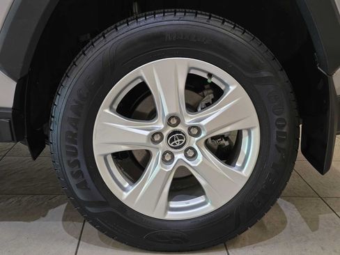 Certified 2021 Toyota RAV4 XLE AWD/4WD image 8