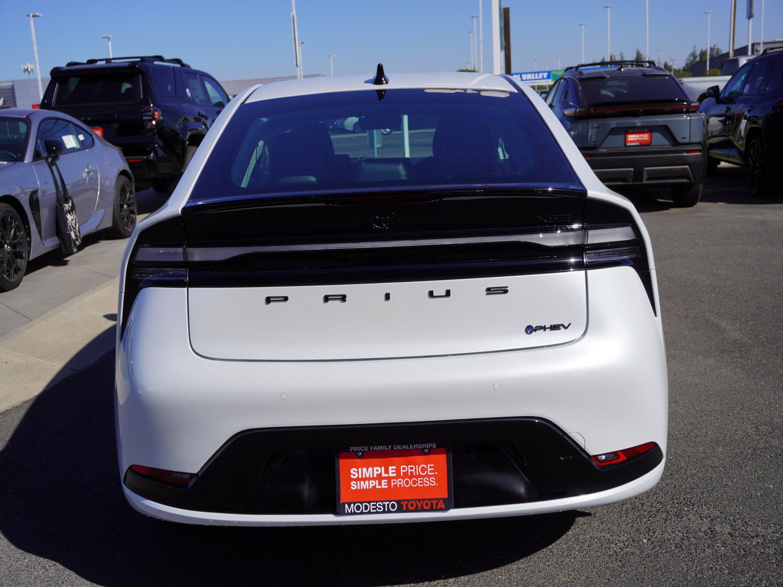 New 2027 Toyota Prius Plug-In Hybrid FWD image 9