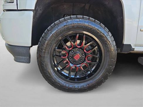 Used 2017 Chevrolet Silverado 1500 LTZ Z71 w/ LTZ Plus Package AWD/4WD image 25