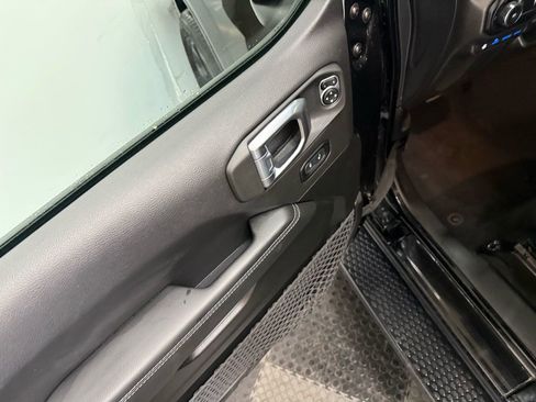 Used 2023 Jeep Wrangler Unlimited Sahara w/ Cold Weather Group image 26