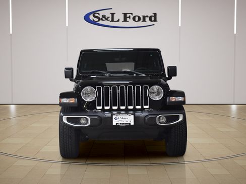 Used 2023 Jeep Wrangler Unlimited Sahara AWD/4WD image 9