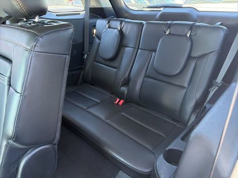 Used 2024 Ford Explorer XLT w/ Equipment Group 202A image 11