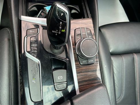 Used 2020 BMW 530i xDrive w/ Convenience Package image 18