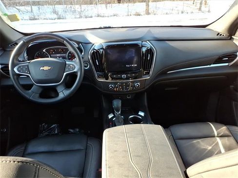 Used 2023 Chevrolet Traverse LT image 12