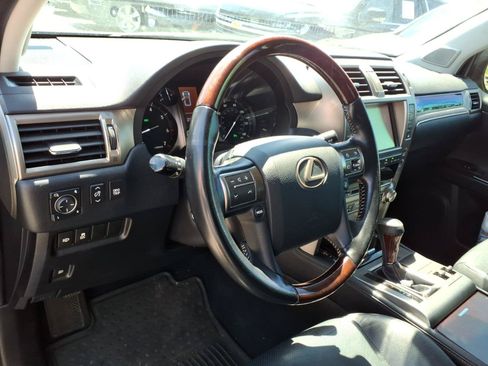 Used 2017 Lexus GX 460 AWD/4WD image 9