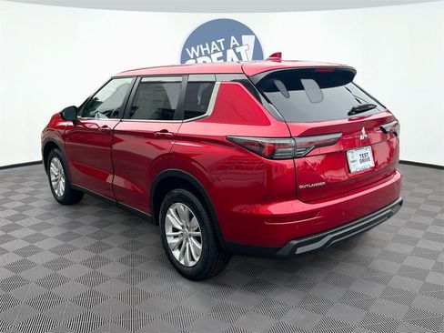 New 2025 Mitsubishi Outlander ES image 5