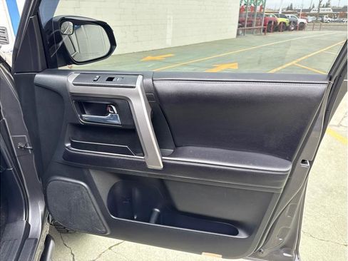 Used 2016 Toyota 4Runner Limited image 24