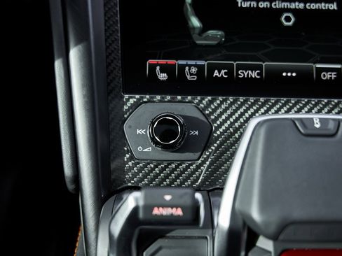 Used 2022 Lamborghini Urus image 70