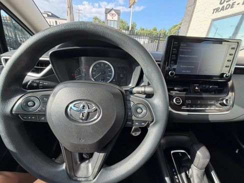Used 2022 Toyota Corolla LE FWD image 29