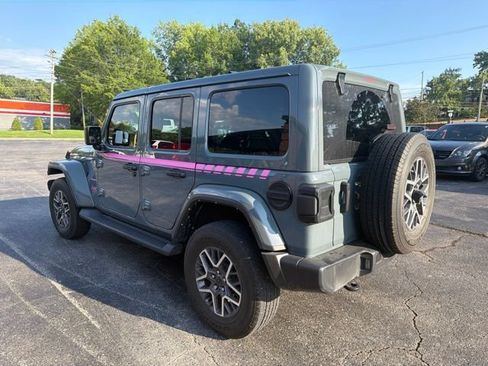 Used 2024 Jeep Wrangler Unlimited Sahara AWD/4WD image 7