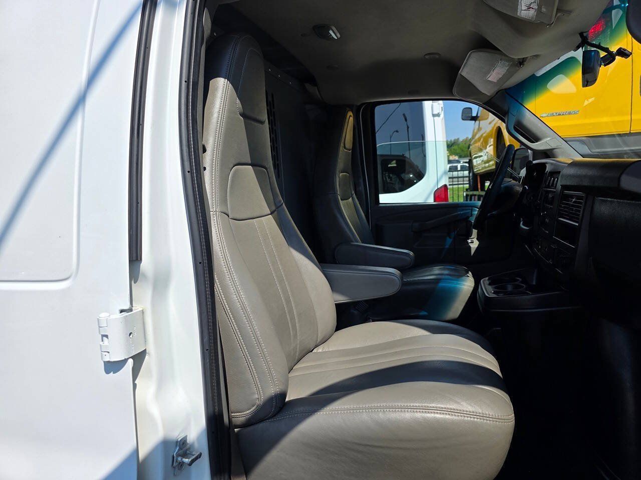 Used 2020 Chevrolet Express 2500 Extended w/ Driver Convenience Package RWD image 9