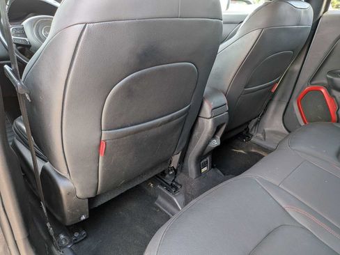 Used 2019 Jeep Renegade Trailhawk AWD/4WD image 16