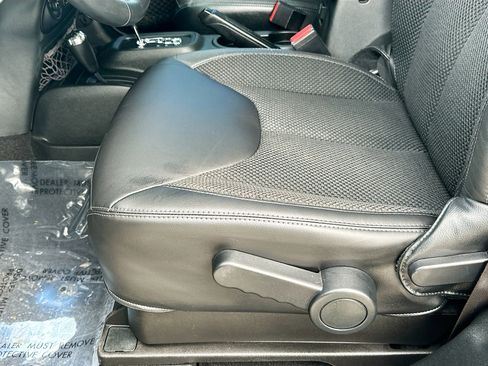 Used 2017 Jeep Wrangler Sahara image 17