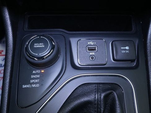 Used 2021 Jeep Cherokee Latitude Lux image 31