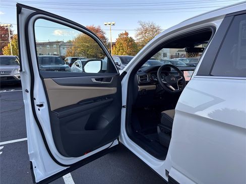 New 2026 Volkswagen Atlas Cross Sport SE image 11