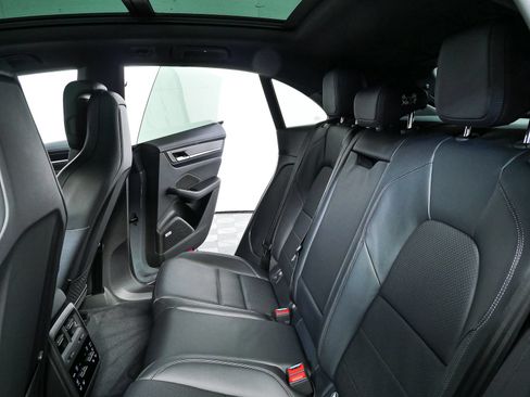 New 2026 Porsche Macan 4 Electric AWD/4WD image 22
