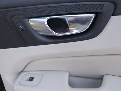 Used 2024 Volvo XC60 T8 Plus w/ Protection Package Premier image 13