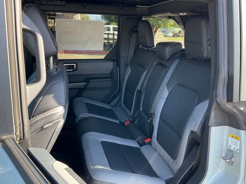 Certified 2024 Ford Bronco Black Diamond w/ Sasquatch Package image 33