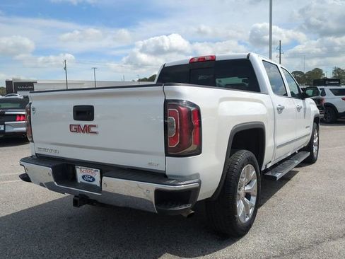 Used 2018 GMC Sierra 1500 SLT w/ Enhanced Driver Alert Package image 4