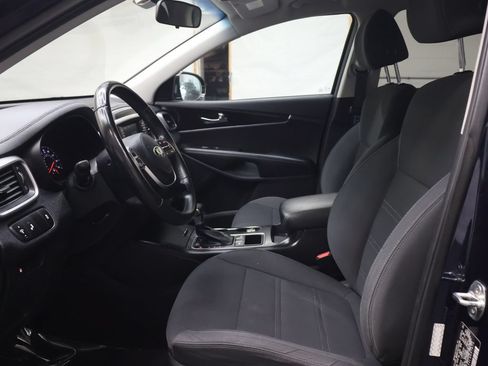 Used 2020 Kia Sorento S FWD image 17