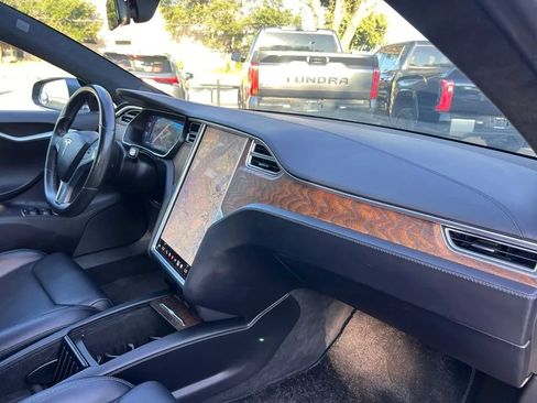 Used 2018 Tesla Model S 100D AWD/4WD image 29
