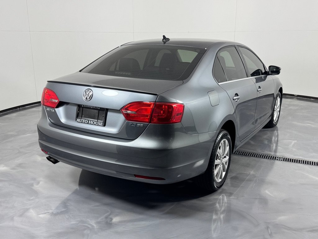 Used 2013 Volkswagen Jetta SE FWD image 4