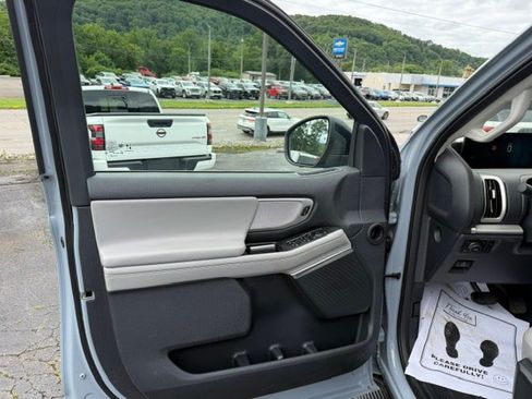 Used 2025 Ford Expedition Active AWD/4WD image 11