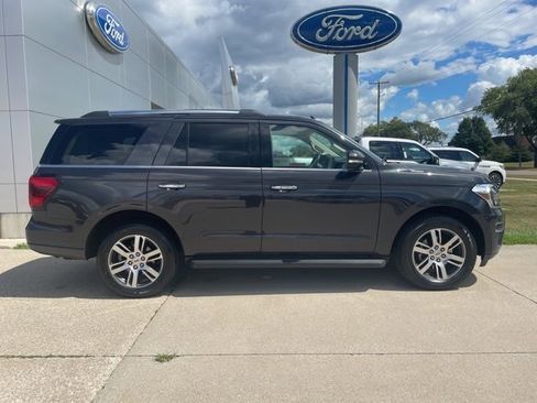 Used 2024 Ford Expedition Limited image 18