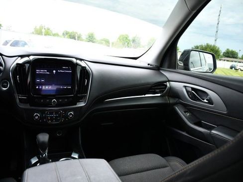 Used 2021 Chevrolet Traverse LT AWD/4WD image 24