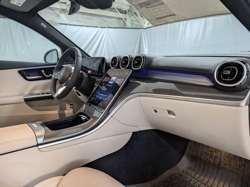 Used 2025 Mercedes-Benz C 300 4MATIC Sedan image 12