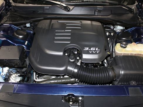 Used 2016 Dodge Challenger SXT Plus image 39