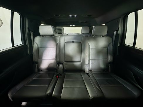 Used 2023 Chevrolet Suburban LT AWD/4WD image 30