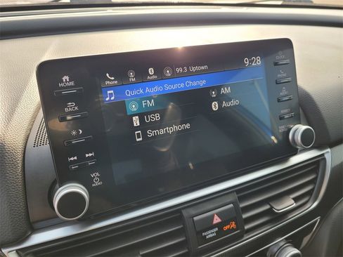 Used 2018 Honda Accord Sport image 13