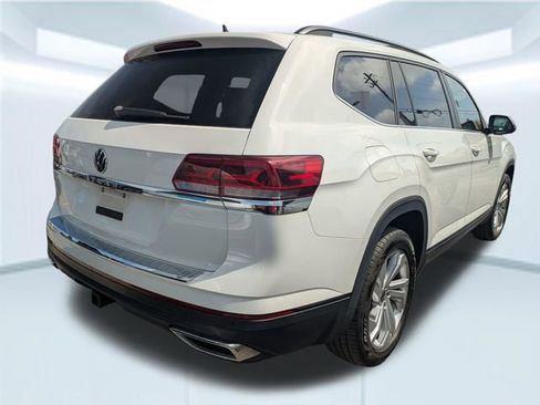 Used 2021 Volkswagen Atlas SE image 2